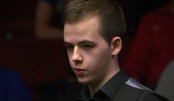 他成为了众 他成为了众