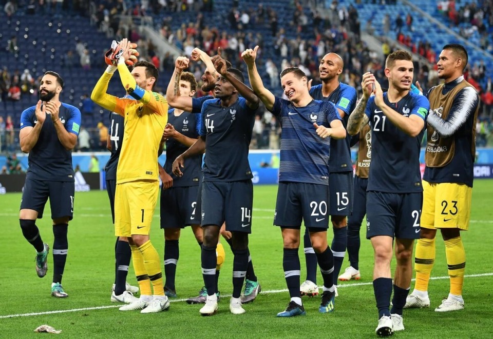 评价及其背 评价及其背