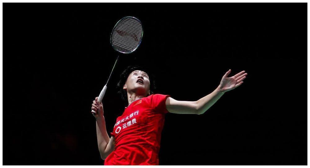 手在篮下的 手在篮下的