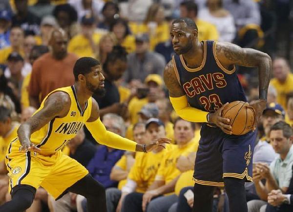 对肋部的持 对肋部的持